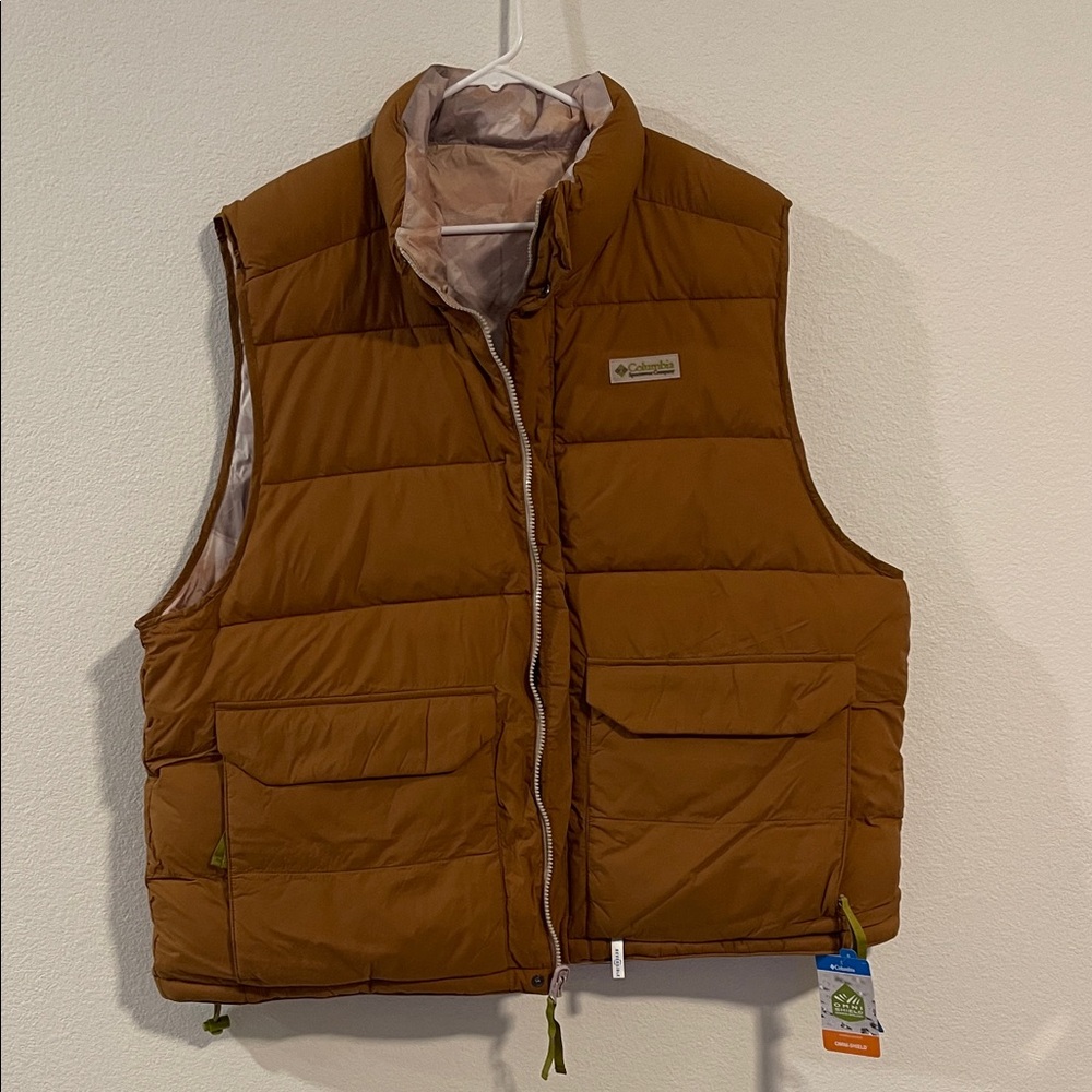 Columbia Wallowa Tan Puffer Vest - Reversible - Omni Shield